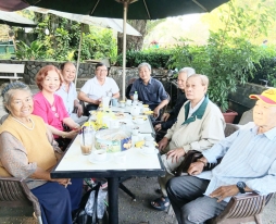 Cafe Công viên cuối năm 2025