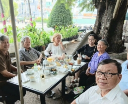 Một sáng Cafe